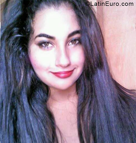 Date this sultry Venezuela girl Anavelys from Caracas VE1835