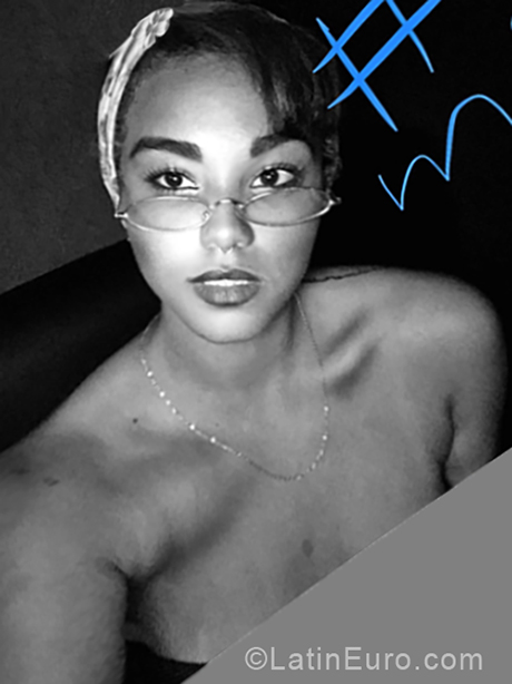 Date this good-looking Cuba girl Fanny from Havana CU366