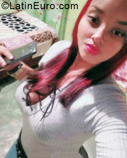 Date this hard body Dominican Republic girl Mary from Santo Domingo DO33147