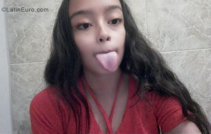 Date this pretty Venezuela girl Daniela from Barinas VE1889