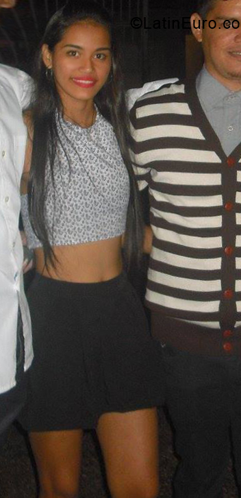 Date this pretty Venezuela girl Humdyis from Maturin VE1904