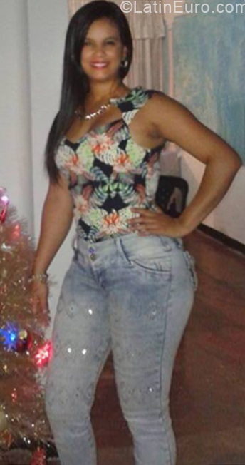 Date this stunning Colombia girl Katherine from Cali CO24417