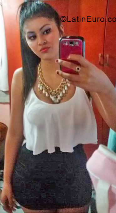 Date this athletic Argentina girl Gabriela from Yerba buena AR161