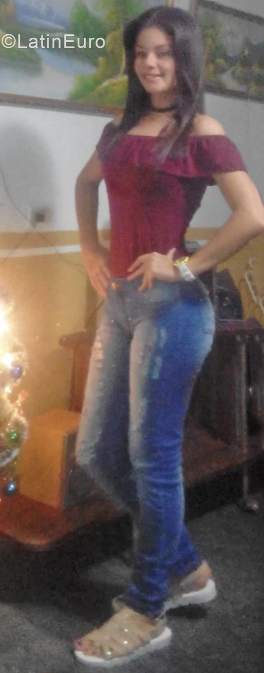 Date this passionate Venezuela girl Karla from Maracaibo VE1945