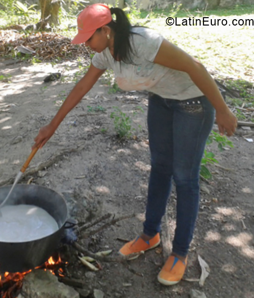 Date this athletic Colombia girl Martha from San Andres CO24485