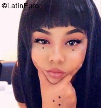 Date this sensual Venezuela girl Luz from Caracas VE1957