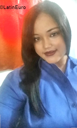 Date this hot Dominican Republic girl Ana from Santo Domingo DO33376