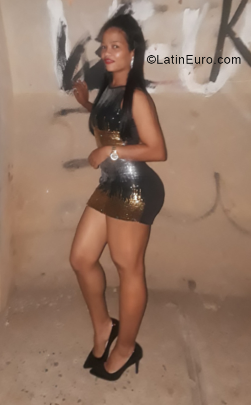 Date this passionate Dominican Republic girl Lucia from Puerto Plata DO33380