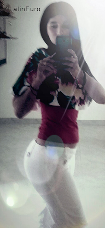 Date this young Colombia girl Abril from Cucuta CO24569