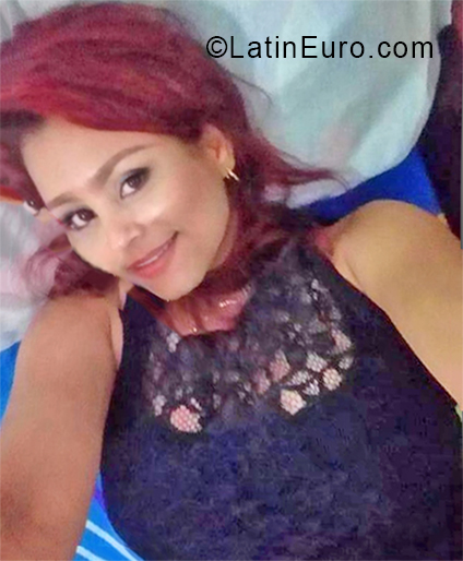 Date this foxy Colombia girl Jennifer from Barranquilla CO24585