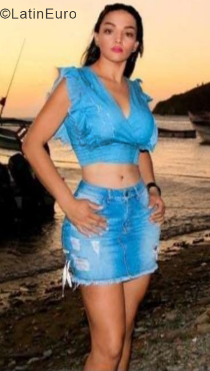 Date this tall Colombia girl Paola from Santa Marta CO24607