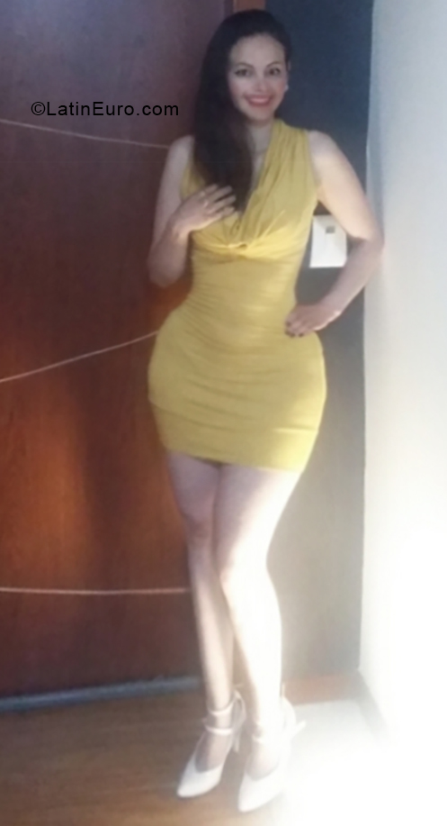 Date this funny Colombia girl Delfina from Cartagena CO24616