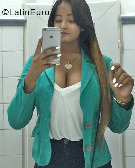 Date this georgeous Dominican Republic girl Wilka from Santo Domingo DO33540