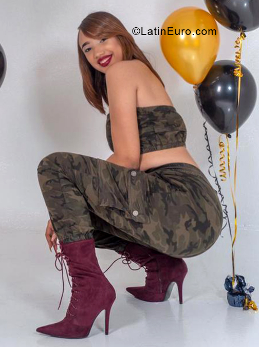 Date this sultry Dominican Republic girl Celina from Santo Domingo DO33668