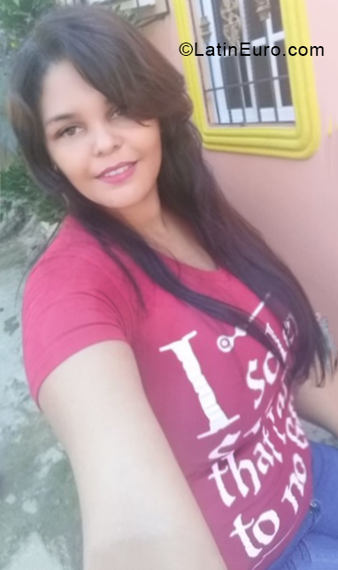 Date this young Dominican Republic girl Yesenia from Puerto Plata DO33681