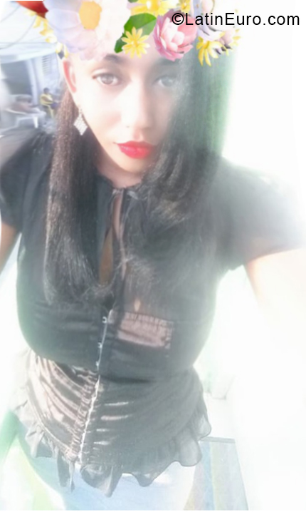 Date this pretty Dominican Republic girl Sofia from Santo Domingo DO33726