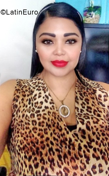 Date this charming Honduras girl Karina from Tegucigalpa HN2659