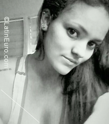 Date this sensual Cuba girl Jan from Santa Clara CU497