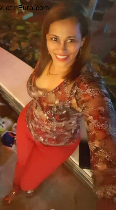 Date this georgeous Dominican Republic girl Vicri from Santiago De Los Caballeros DO33780