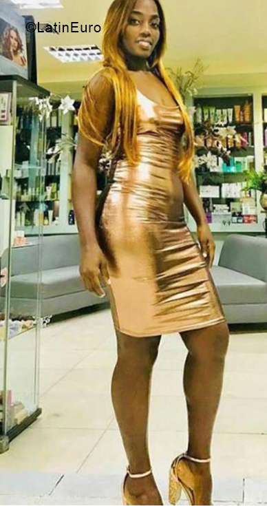 Date this sensual Dominican Republic girl Vivi from Santo Domingo DO33807