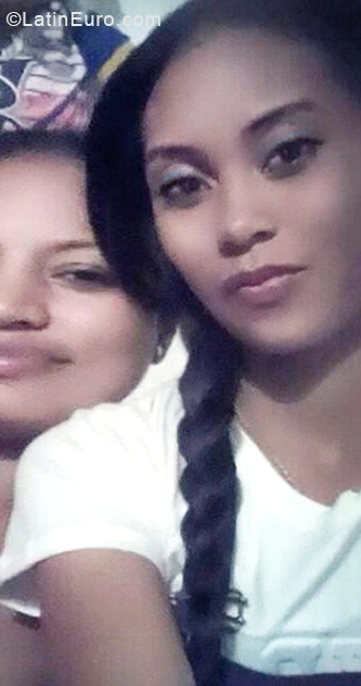 Date this foxy Colombia girl Sonia from Jamundi CO24791