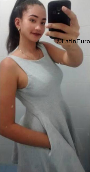 Date this beautiful Colombia girl Maria from Santa Marta CO24798
