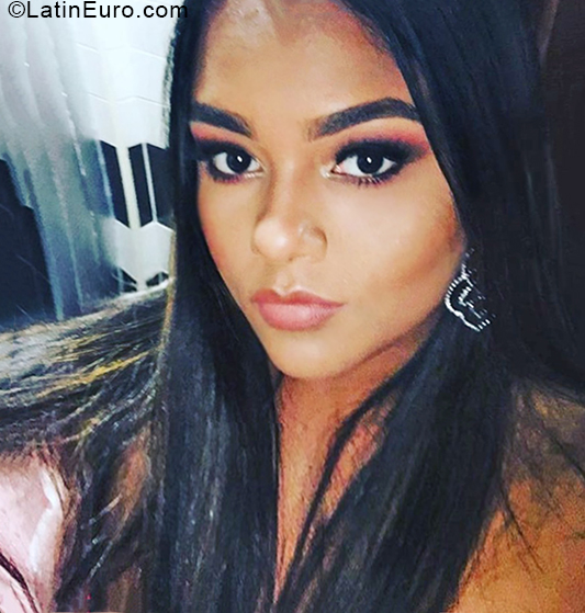 Date this charming Dominican Republic girl Zoe from Santo Domingo DO36916