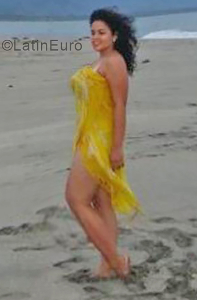Date this happy Colombia girl Sara from Santa Marta CO24818