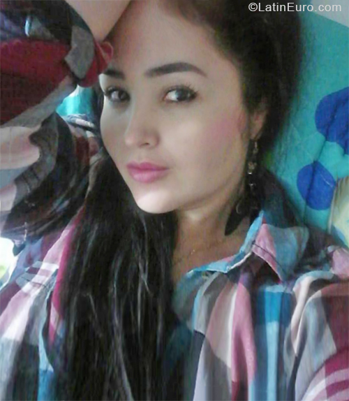 Date this cute Colombia girl Yamile from Medellín CO28194