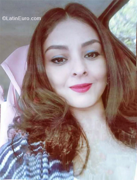 Date this attractive Honduras girl Jessica from Tegucigalpa HN2995