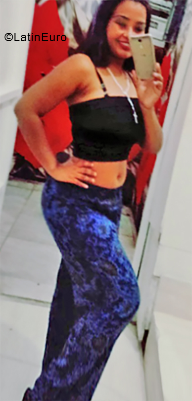 Date this tall Dominican Republic girl Carolina from Santo Domingo DO34013