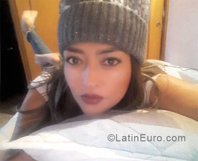 Date this good-looking Colombia girl Mariluz montoya from Medellin CO24897