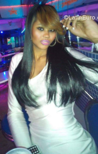 Date this hot Dominican Republic girl Nicki from Santo Domingo DO34053