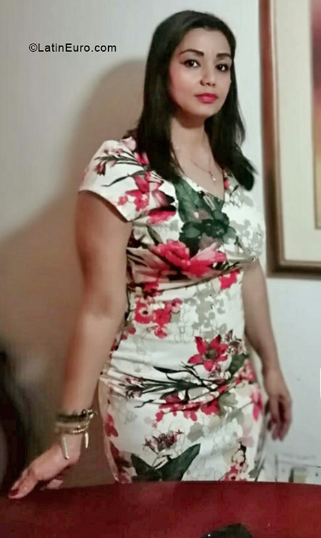 Date this georgeous Colombia girl Magnolia from Cartagena CO27577