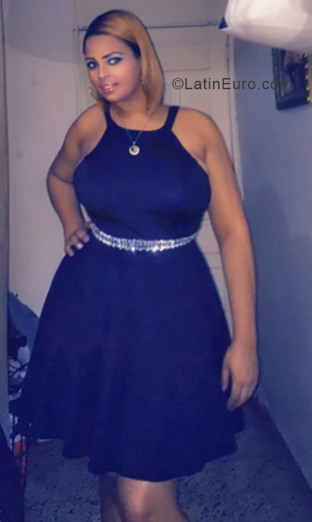 Date this sensual Dominican Republic girl Leidy from Santo Domingo DO34101