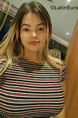 Date this nice looking Brazil girl Monique from Sao Paulo BR10781