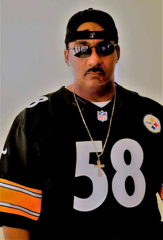 Date this fun United States man Roberto from Riverdale US19814