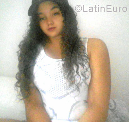 Date this attractive Brazil girl Ingrid from Sao Paulo BR10784