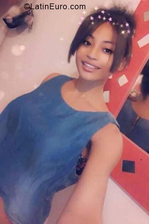 Date this sultry Panama girl Angela from Panama PA1283