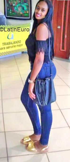 Date this stunning Dominican Republic girl Alina from Montecristi DO34295