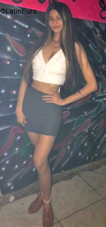Date this sensual Colombia girl Dani from Cartagena CO25135