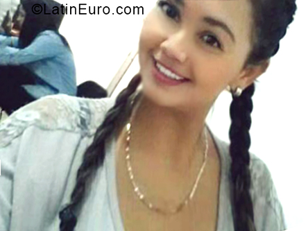 Date this sensual Venezuela girl Oriana from Maturin VE2257