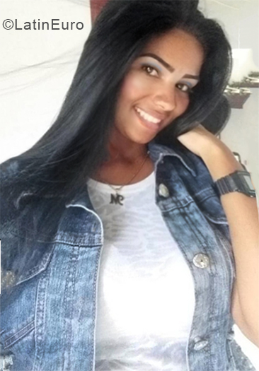 Date this nice looking Venezuela girl IVELISSE from Chacao VE2260