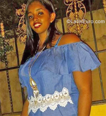 Date this hot Dominican Republic girl Mariel from La Vega DO34401