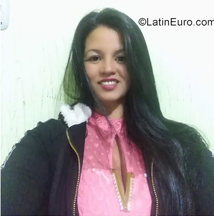 Date this exotic Colombia girl Maryam from Bogota CO25198