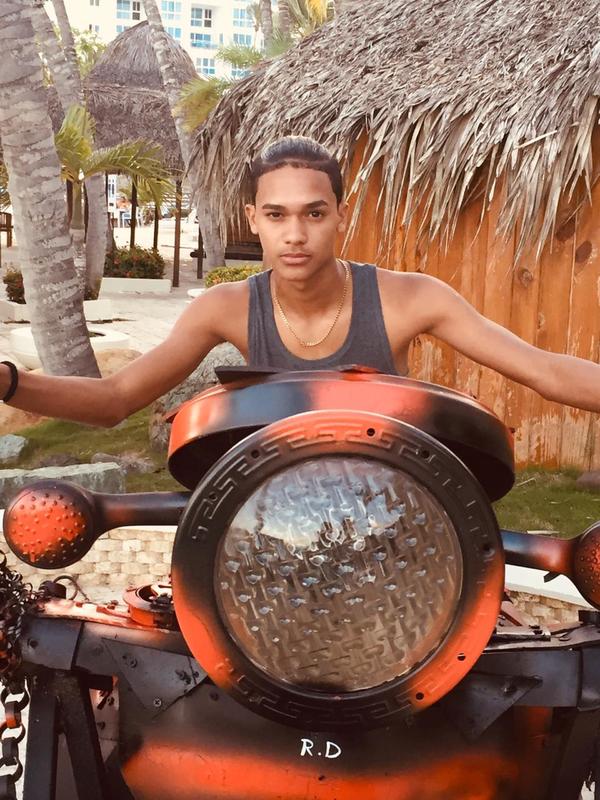 Date this nice looking Dominican Republic man Jose stiven from Santo Domingo DO34506