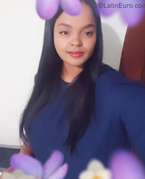 Date this charming Dominican Republic girl Ariela from Santo Domingo DO34529