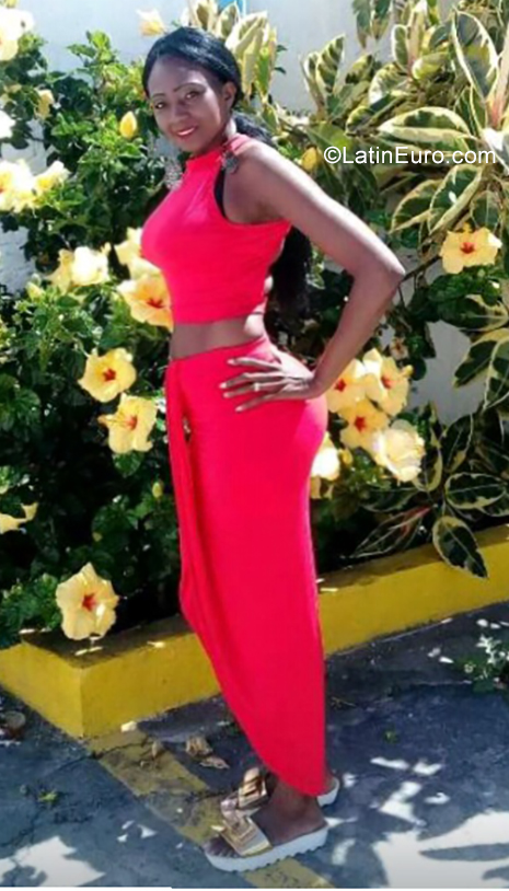 Date this georgeous Colombia girl Nohemi from Cali CO26118