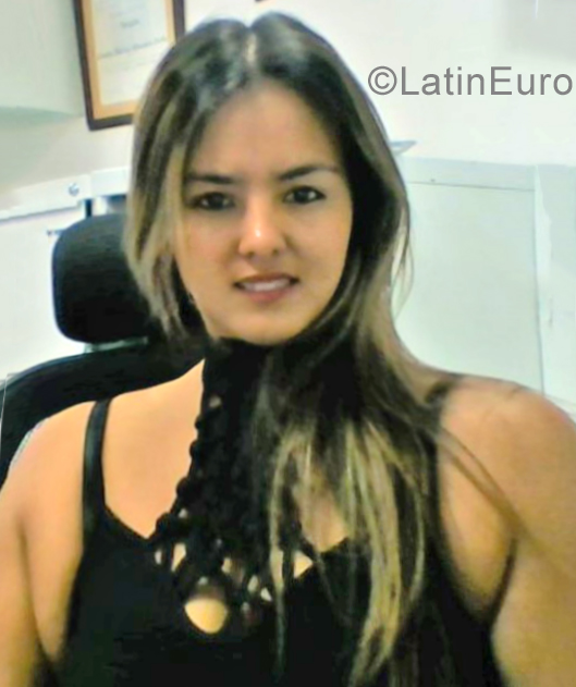 Date this attractive Colombia girl Vanessa from Cali CO25254