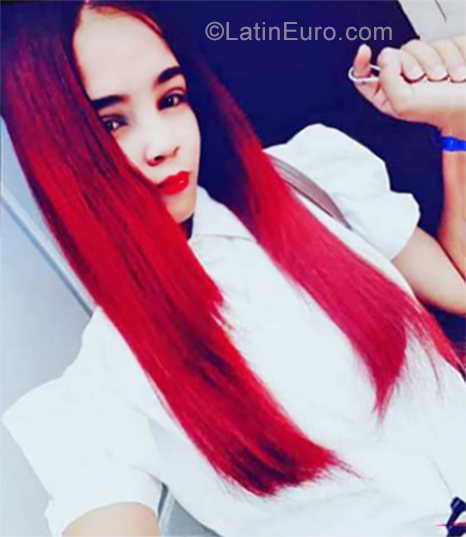 Date this sensual Dominican Republic girl Yina from Santo Domingo DO34581